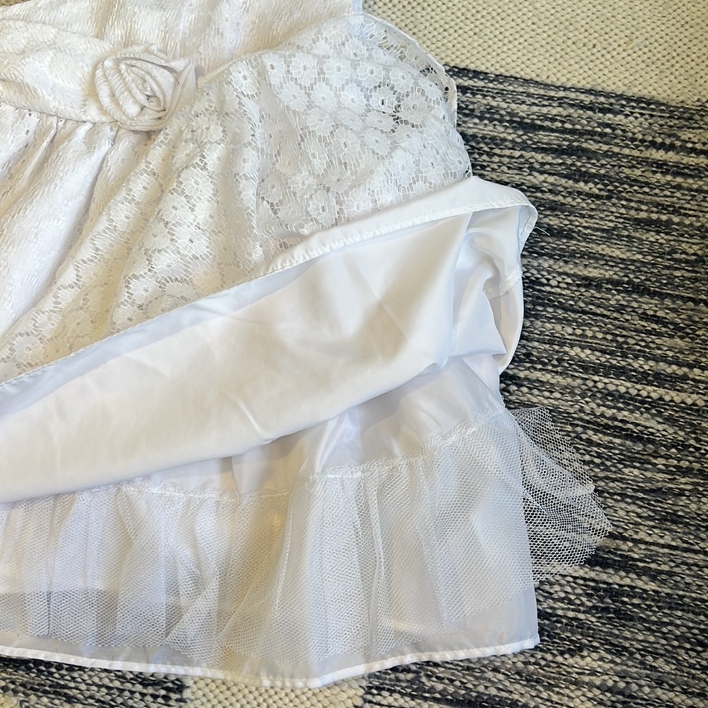 ๐10 items for $10๐ White Lace Dress with Rosettes and Waist Sash GEORGE Size 5 - Picture 10 of 11
